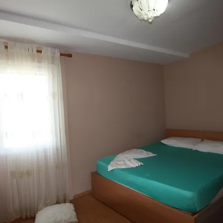 Aloha Apartment